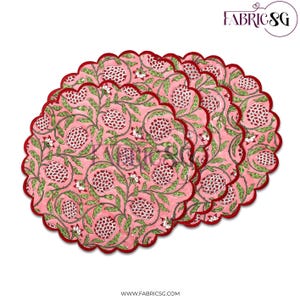 Strawberry Pink Scalloped Round Placemats – Hand Block Printed Cotton Floral Table Mats – Boho Farmhouse Cottage core Kitchen Decor