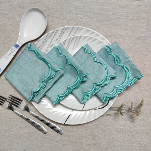 Set of Four Scalloped Napkins | Trimmed | Scallop-Edged Linen Napkins | Table Linen & Accessories