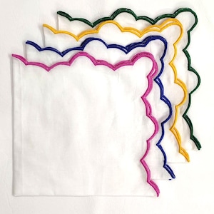 White linen cloth scallop napkins set Wedding napkins for table decor, housewarming gift  18&#39;&#39;x18&#39;&#39; size set of 4 embroidered napkins