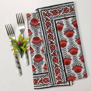 Stoffservietten, personalisierte Geschenke, handbedruckte Servietten, rote Blume, Hochzeitsservietten, Paspelieren Baumwollservietten