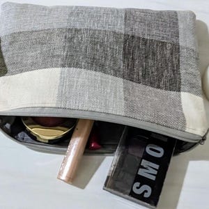 Grijs en crème make-uptasje//Buffalo geruit zakje//Boho-clutch//Handgemaakte tas// Winterzakje met rits// Rustieke tas// Herentasje// Dames