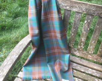 Chisholm Hunting: Ancient tartan scarf (conventional)
