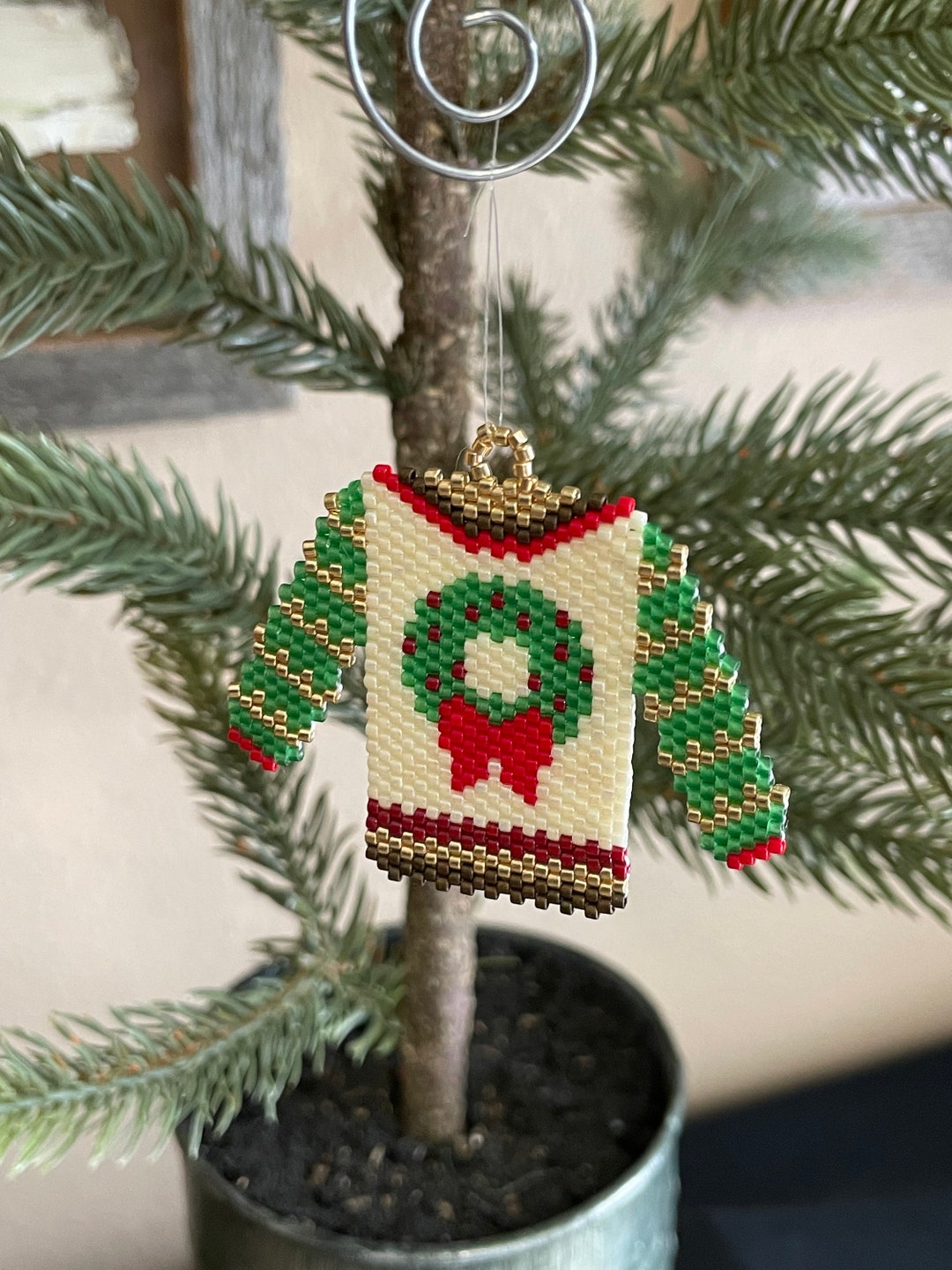 Handmade pearl Christmas theme sweater three-dimensional decorative sweater