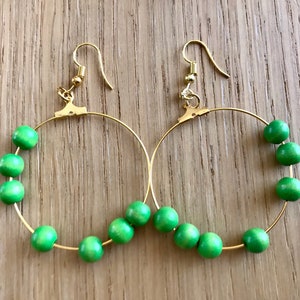 Creole earrings with pearls and or pompoms Several models Green