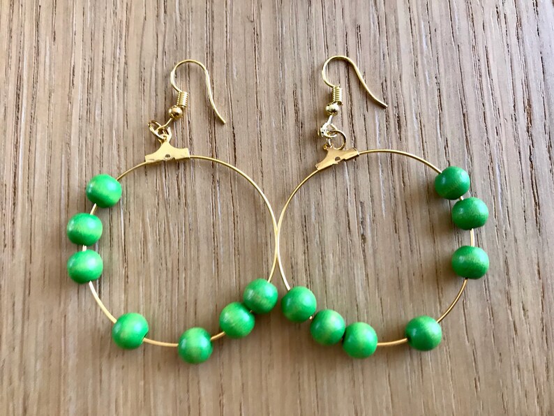 Creole earrings with pearls and or pompoms Several models Green