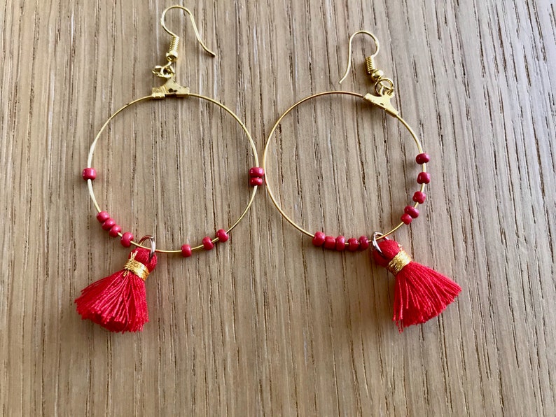 Creole earrings with pearls and or pompoms Several models Red