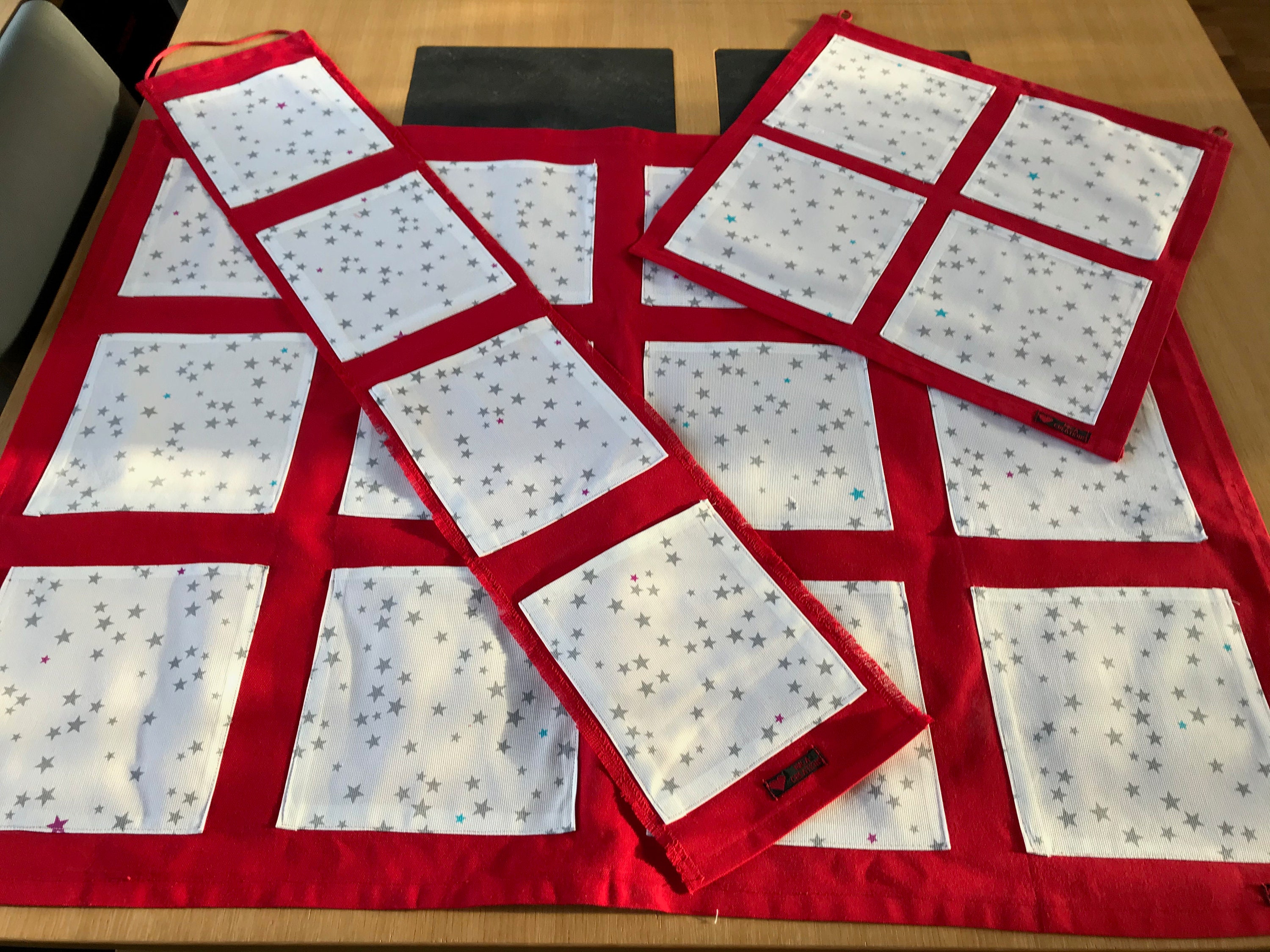 Panneau de Rangement Doudous Chaussons.. Tenture - Tête Lit.