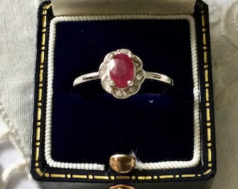 GREAT RUBY White Gold / Sterling Vintage  Ring- White Topaz- Exceptional Ruby-Vintage Design Ring - Luxury Jewel from France