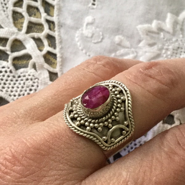 Art Deco GENUINE RUBIS STERLING Vintage Ring- Beautiful Natural Great Ruby- Elegant Sterling silver - Art Deco Vintage Jewelry from France