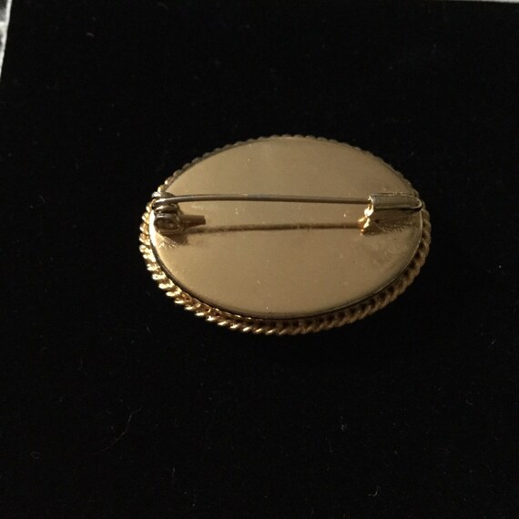 Broche Ancienne – Porcelaine De Limoges, Médaillon Bateau (France)