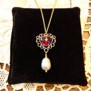 VICTORIAN RED HEART Crystal Genuine Pearl - Design Gold Plated Vintage Necklace- Beautiful Genuine Pearl - Pendentif Chain- Haute Couture