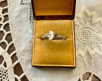 c1930 France Leaf SAPPHIRE SILVER Plated Sublime Vintage Ring- Genuine Natural Blue Sapphire- Authentic Vintage Jewel from France