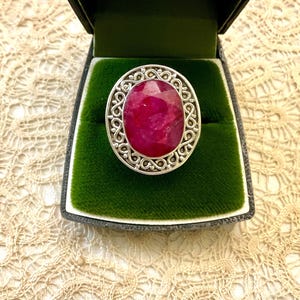 Great GENUINE RUBIS STERLING Vintage Ring- Beautiful Natural Ruby- Hallmarks Sterling silver - From France