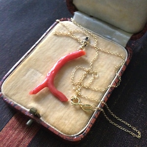 VINTAGE ITALIAN CORAL Gold / Sterling Necklace Pendant- Beautiful Mediterranean Coral - Unique Design- Splendid Vintage Jewelry
