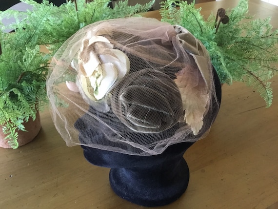 1950’s Headband Style Hat With Veil - image 1