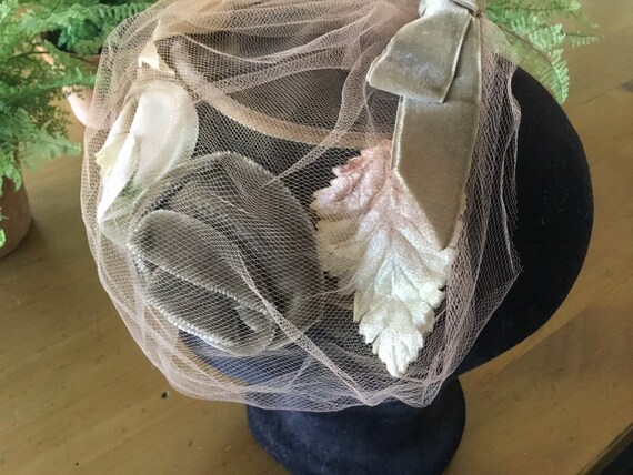 1950’s Headband Style Hat With Veil - image 2