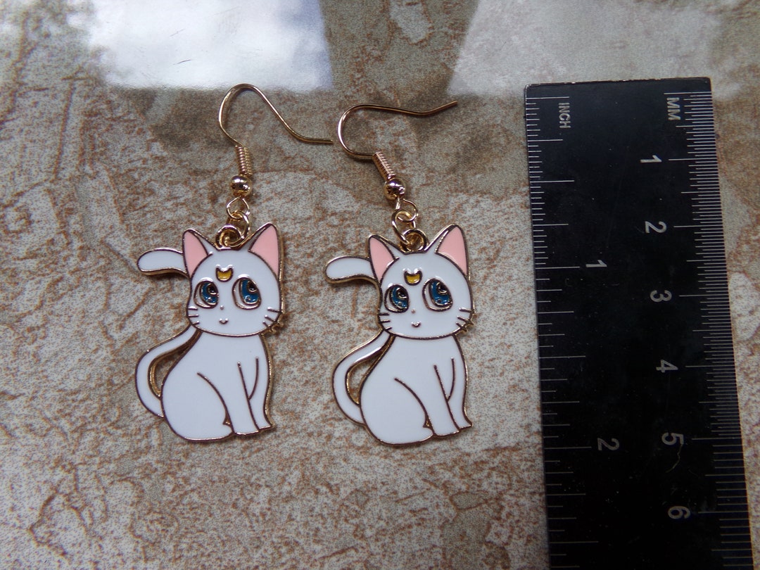 かわいい白猫のイヤリング - Etsy 日本