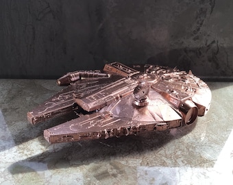 Modelo del Halcón Milenario impreso en 3D de color cobre de Star Wars