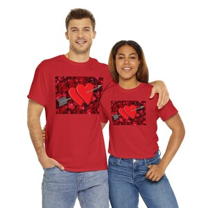 Cupid&#39;s Arrow Two Hearts Red Rose Petals Valentine&#39;s Unisex Heavy Cotton Tee