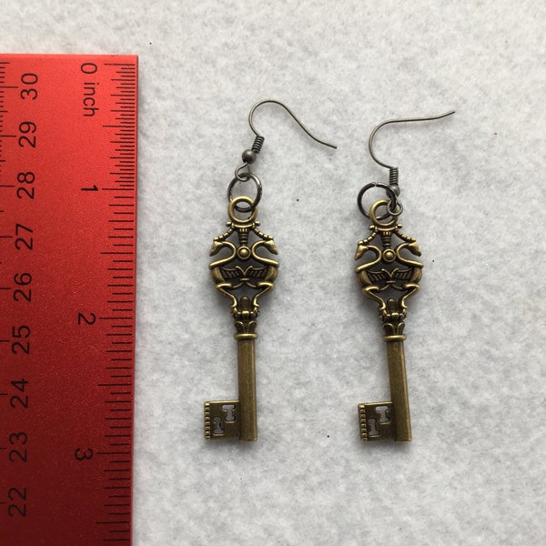 Antique Bronze Color Old-fashioned Keys Earrings