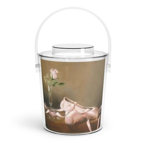 Zehe Schuhe und Rose Eiskübel mit Zange