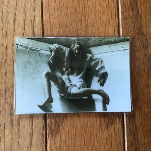 Possessed Woman Wand Krabbel Halloween Magnet