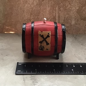 Figurine de baril de poudre inspirée d&#39;un pirate (7 à 10 jours entre la création et l&#39;expédition)