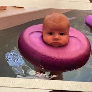 Adorable carte d'anniversaire faite main pour bébé avec une grimace