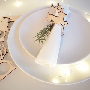 Anelli di tovagliolo di Natale - Set di 6 porta tovaglioli di Natale, adorabile decorazione del tavolo della vigilia di Natale in legno, porta tovagliolo alle renne di Natale allegre