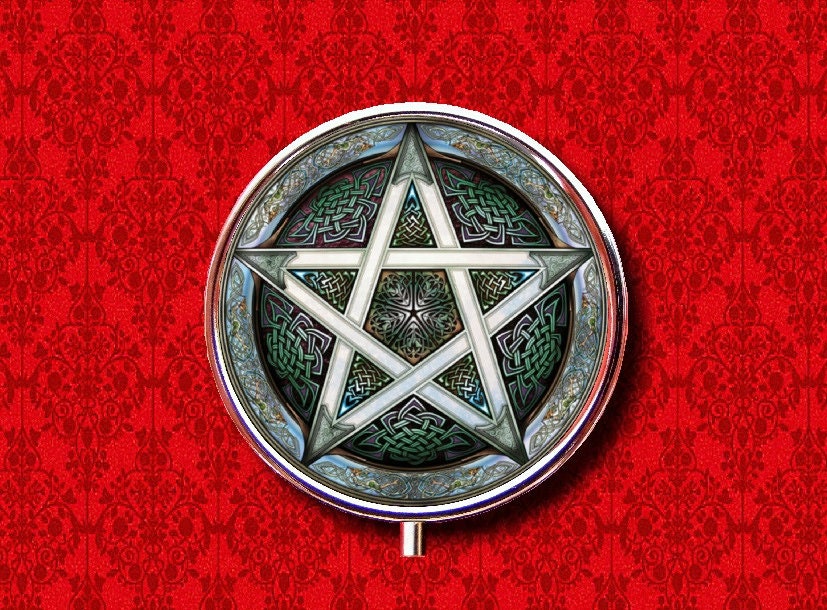 Pentagram Pentacle Wicca Witchcraft Star Celtic Ring Trinket Stash Medicine Vitamins Gum Tic Tacs Round Mint Metal Pill Box Case Holder