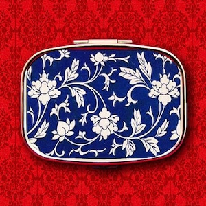 Art Nouveau Blue White Flower Floral Mucha Vintage Ring Trinket Stash Medicine Vitamins Gum Tic Tacs Mint Metal Pill Box Case Holder
