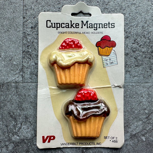 Vintage NOS Vanderbilt Products #468 Set of Two Cupcake  Food Memo Holder Fridge Magnets