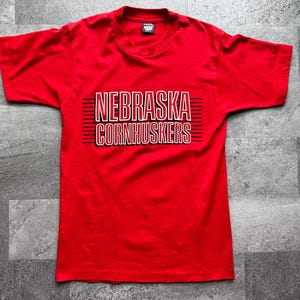 Vintage 90s Screen Stars Best Nebraska Cornhuskers Red Crewneck T-Shirt SZ M Made in USA