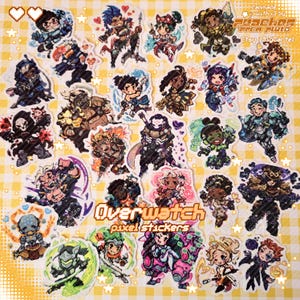 Op de afbeelding: Een verzameling kleine, kleurrijke pixel art stickers met diverse Overwatch-personages in chibi-stijl. De centrale tekst luidt Overwatch pixel stickers, met extra tekst in de hoek fanmade with <3 by peaches from pluto.
