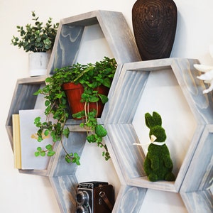 Finished Hexagon shelves with FREE center dividers Set of 3, 5 or 8 shelves Hexagon shelf, Honeycomb Shelf, Floating Shelf image 2