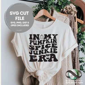 Herbst SVG Schnittdatei - Kürbis Gewürz Junkie Eera Vintage Herbst SVG Design für Schneidemaschinen | Sofortiger Download - 4 Dateiformate inklusive