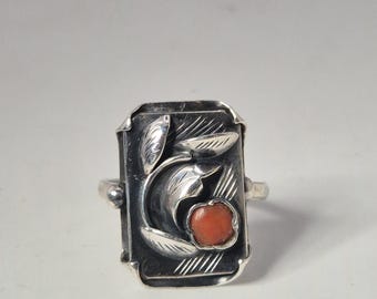 Vintage silver ring with coral flower made of Corallium rubrum, Schmuckrausch Vintage 1610
