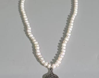 Antique Silver Key Trachten Necklace with Freshwater Pearls – Dirndl Oktoberfest Jewelry