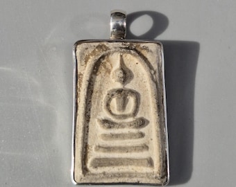 Thai Buddha amulet – seated figure set in 925 silver, handmade, old stock – Schmuckrausch Vintage 1234