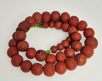 Antique Jatim pearl strand red 49 glass beads in gradient Java Jember 8-16 mm 122 g 60 cm Schmuckrausch Vintage 1850