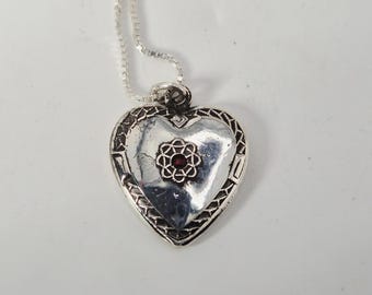 Art Nouveau heart pendant, 800 silver, garnet, 19.6 mm, with Venetian chain, vintage 0010