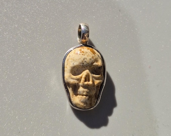 Jasper skull pendant – sand-colored light brown – 925 silver – Bali workshop circa 2000 – Schmuckrausch Vintage 1556