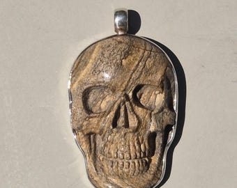 Tribal Spirit Pendant • Skull made of sand-colored jasper • Hand-polished • 925 silver • 58 mm I 1585