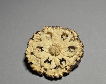 Antique Bavarian Deer Rose Brooch with Edelweiss | Hand-Carved Deer Antler Rosette | Germany c. 1900–1930 1075