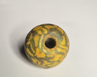 Rare antique Jatim glass bead Ø 14.88 mm | East Java | Indo-Pacific bead | Yellow-green
