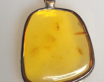 Amber pendant silver 925 – Tribal Spirit – transparent honey – freeform cabochon – 21.5mm – unique – 5mm eyelet 1726