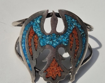 Vintage silver bangle 1970s • Thunderbird chip inlay coral turquoise • Navajo style • Ethnic jewelry USA I 1527