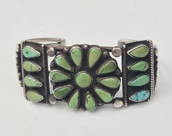 Antique Zuni bangle 1930 made of silver with 20 turquoises in shades of green Vintage Native American jewelry 60 mm I 1441