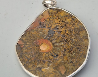 Polished ammonite pendant from Morocco set in 925 silver – Fossil jewelry unique piece 64 x 43 mm – Tribal Spirit – Schmuckrausch Vintage 1867