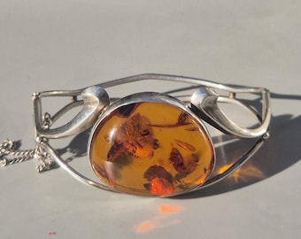 Silver bangle with amber – Art Nouveau handmade piece with safety chain, 23 g – Schmuckrausch Vintage 1331